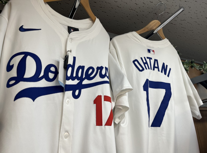 プロ野球応援グッズ各12球団ございます！