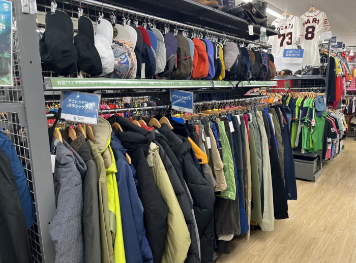 ノースフェイスなどアウトドアウェアを多数お取り扱い！