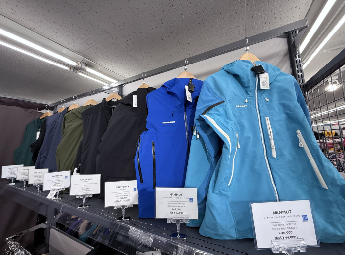 トレファクスポーツアウトドア小牧店 内観写真