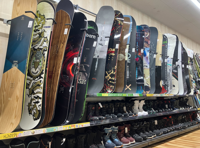 中部地方はスノーボードが人気!豊富に取り揃えてます。