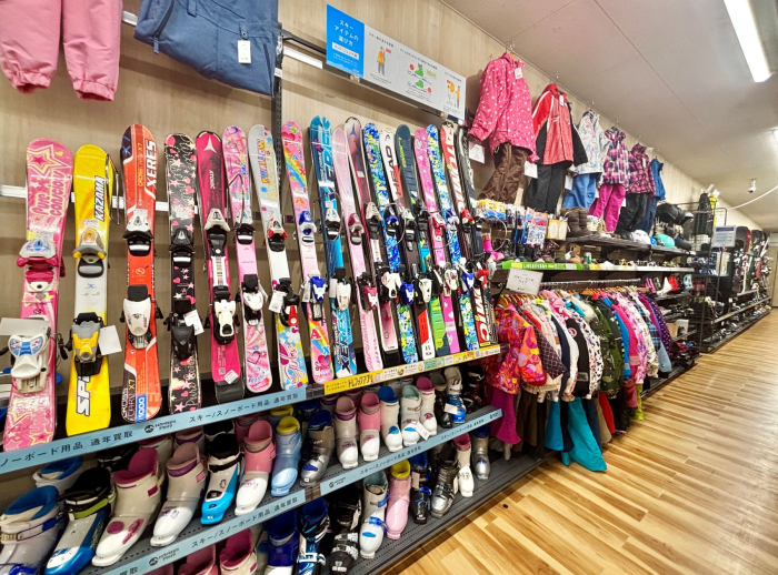 ファミリーに人気なスキー用品も豊富!