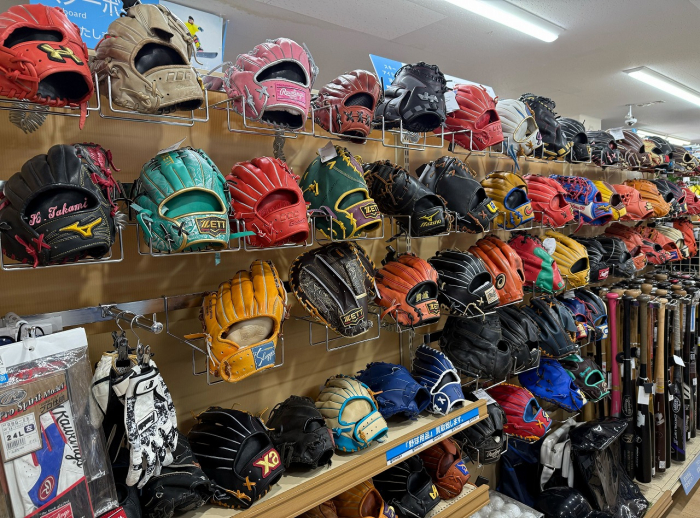 野球グッズも当店にお任せください！
