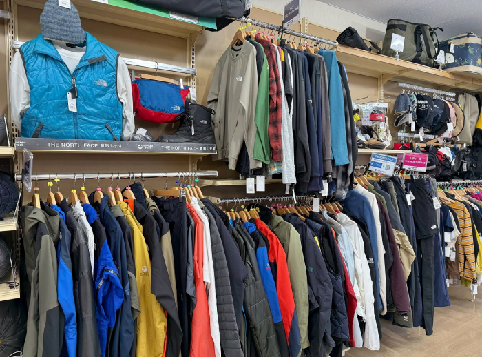 トレファクスポーツアウトドア青葉台店 内観写真