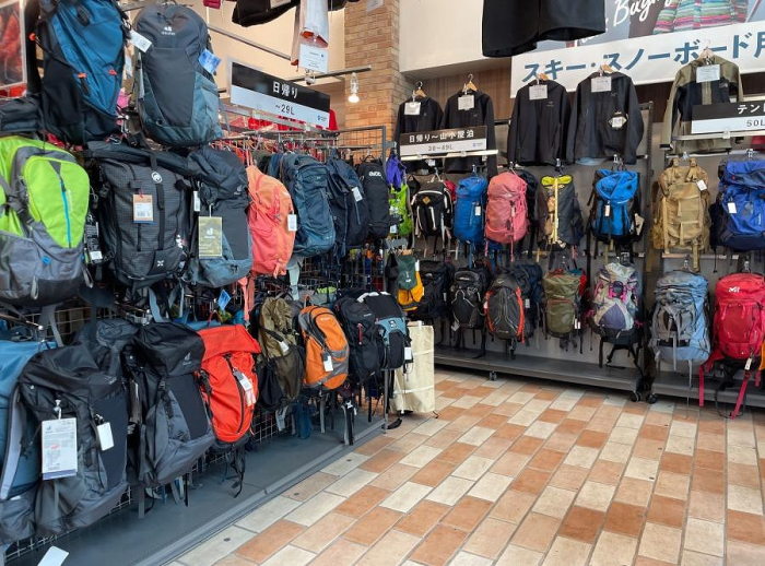 登山用品・トレッキングウェアも取り扱っています!