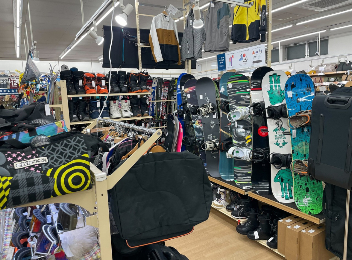 シーズン真っ只中!自慢のスキー・スノーボードコーナー!