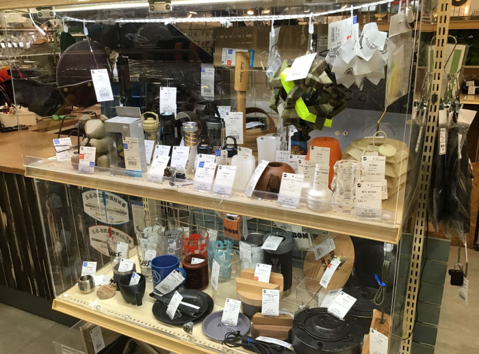 トレファクスポーツアウトドア幕張店 内観写真