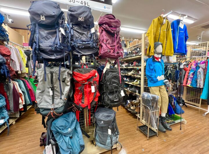 登山用品もお取り扱いしています!本格高機能アイテムも!