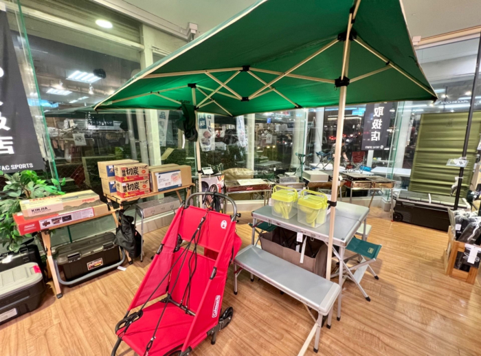 シーズンアイテムも多数展開中しております!