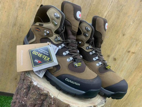キャラバンのトレッキングシューズ 26.0EE 懐かしかっ｜登山靴 
