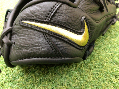 レア日本未発売！NIKE 野球グローブ　逆スウッシュロゴ レア日本未発売！NIKE 野球グローブ 逆スウッシュロゴ 野球