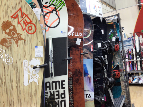近日入荷のスノーボード、ブーツをご紹介！オンラインでも購入可能です