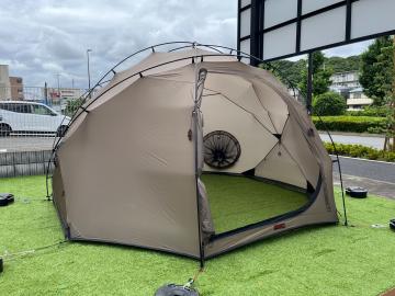 「アウトドア用品のテント 」