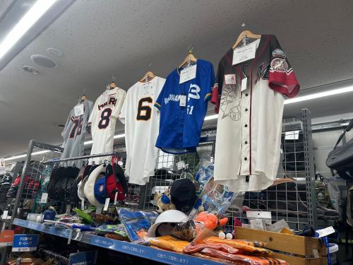 在庫速報】近日入荷の野球ユニフォームをご紹介！オンラインでも購入