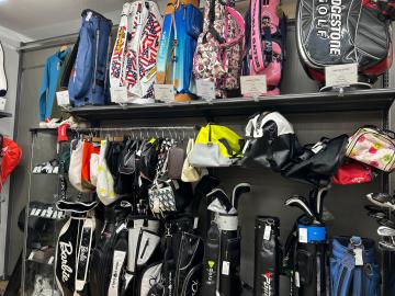 「スポーツのゴルフ用品 」