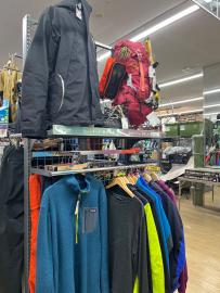「アウトドア用品の登山用品 」