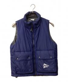 「スポーツウェアのアウトドアウェア 」