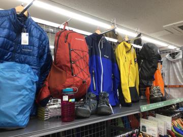 「アウトドア用品の登山用品 」
