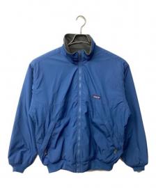 「スポーツウェアのアウトドアウェア 」