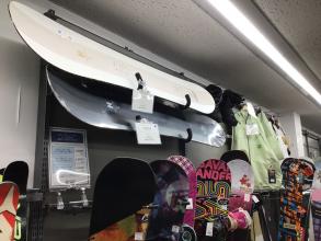 【在庫速報】近日入荷のスノーボード用品をご紹介！オンラインでも購入可能です！