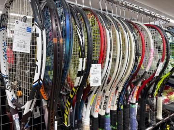 「スポーツ用品のテニス 」