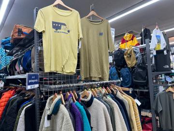 「アウトドア用品のアウトドアウェア 」