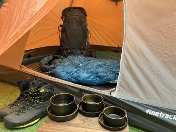 「アウトドア用品の登山用品 」