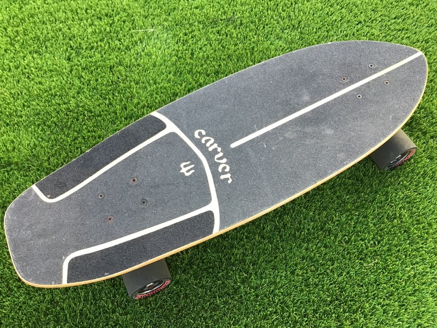 サーフィンのスケートボード