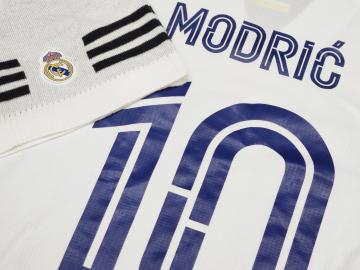 「スポーツ用品のサッカー 」