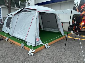 「アウトドアのテント 」