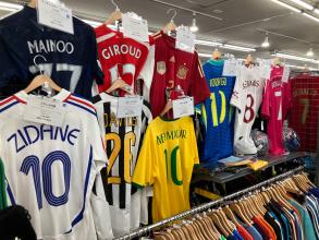 【毎月3日はサッカーの日】小牧店 各国代表ユニフォームをご紹介！！