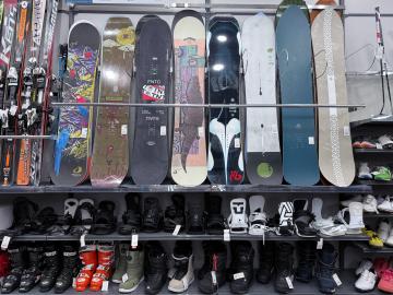 「スポーツ用品のスノーボード 」