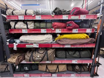 「キャプ用品のテント 」