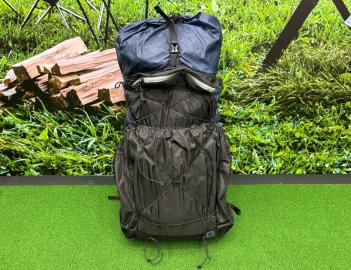 「登山用品の山と道 」