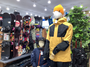 スキースノボ用品買うのも売るのもトレファクスポーツアウトドア入間扇台店へ！