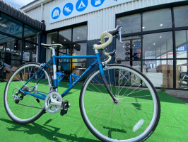 クラシカルなデザインと機能を併せ持つラレーのカールトン-Fをご