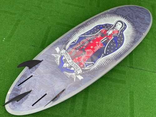 サンタクルーズのパンプキンLTD5'8入荷。マリアのグラフィックが心躍る