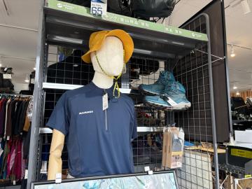 「アウトドア用品の登山用品 」