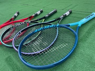 「スポーツ用品のテニス 」