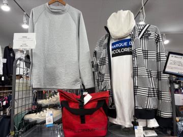 「スポーツ用品のゴルフ 」