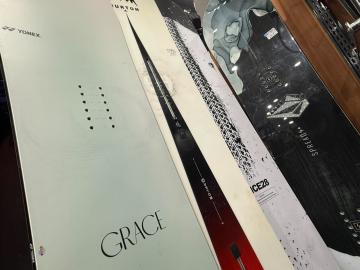 「スポーツ用品のスノーボード 」