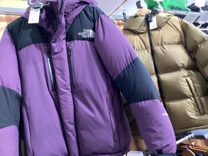 ノースフェイスのダウンウェアなど新たに入荷中‼