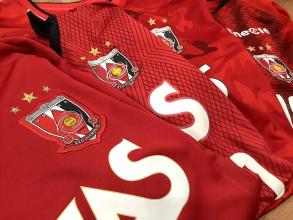 浦和レッズのユニフォームが続々入荷中‼