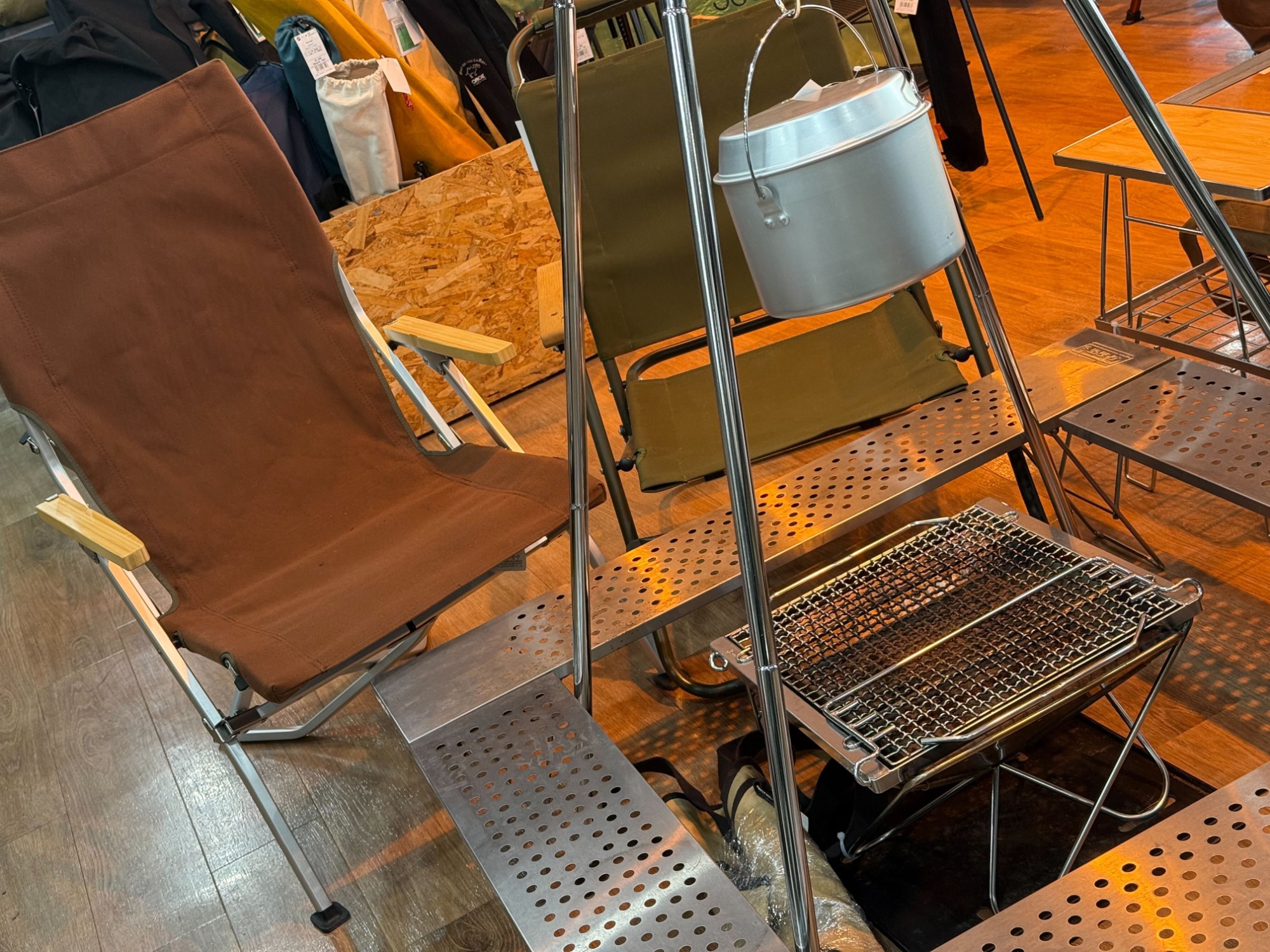 入間扇台店】チェアやテーブルなどのファニチャー買取強化中です