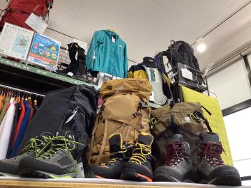 「アウトドア用品の登山 」