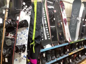 スノーボード始めるならトレファクスポーツアウトドア長久手店へ！