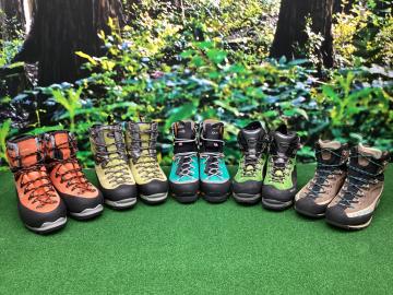 「アウトドア用品の登山用品 」