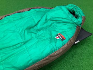 「アウトドアのシュラフ 」