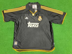 【Real Madrid / レアル・マドリード】サッカーユニフォーム | 銀河系軍団の記憶が蘇る99/00アウェイ復刻モデル