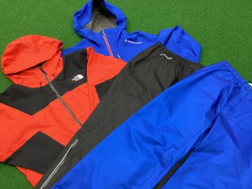 「登山用品のレインウェア 」