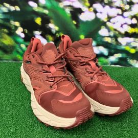 「アウトドアのHOKA 」